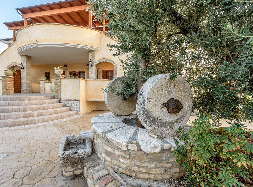 Albergo Il Giardino Фоче-Варано Экстерьер фото